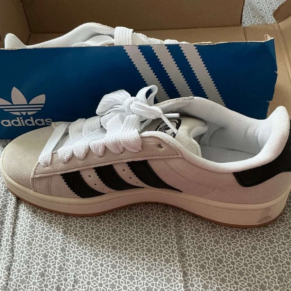 Adidas Classic White and Black Trainers 8 and a half